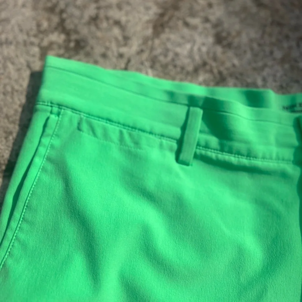 Nike Golf Tour Performance Dri-Fit Men’s Shorts 32” waist vibrant Green🏌🏻⛳️😎